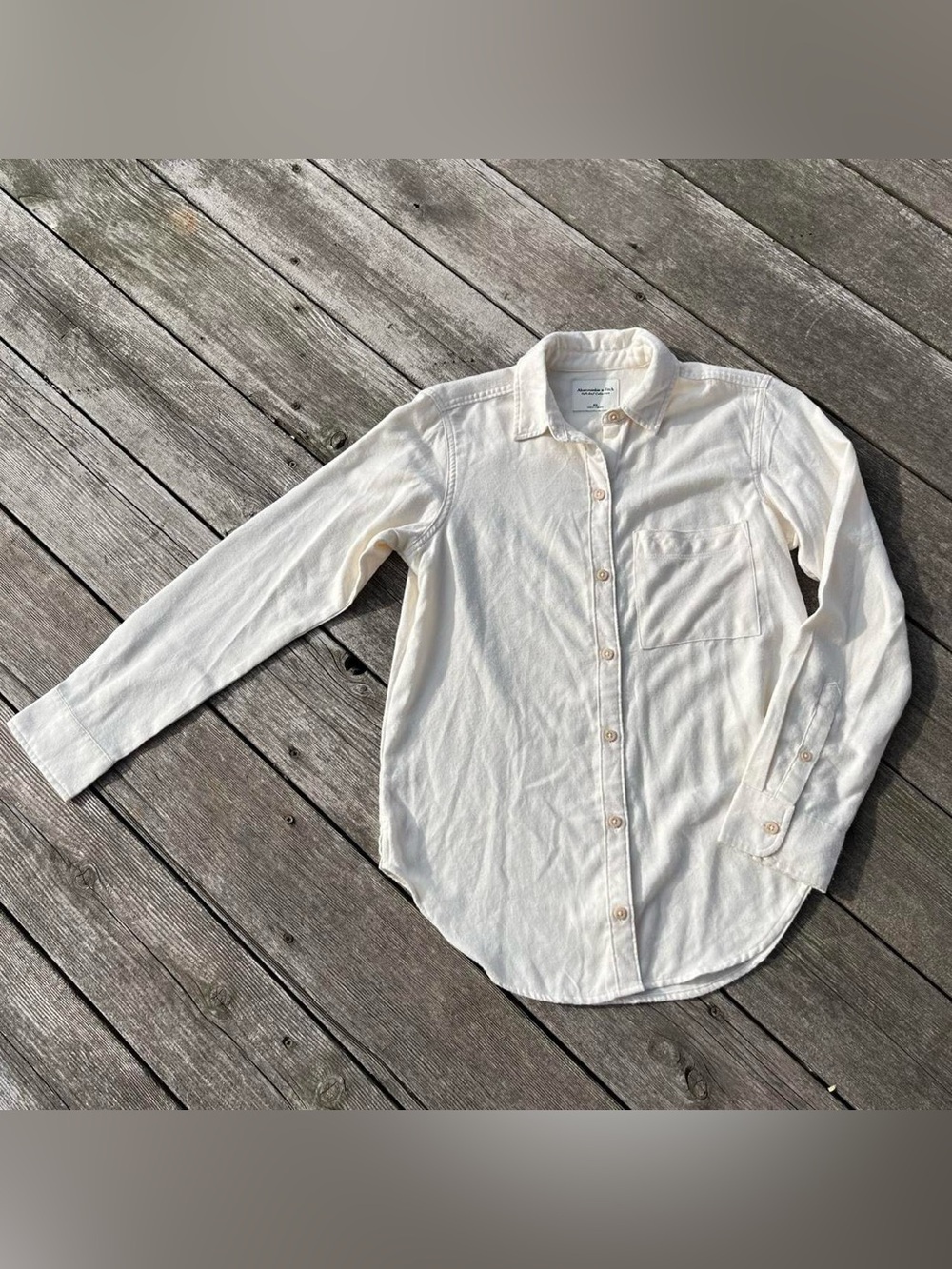 Abercrombie & Fitch ivory soft a&f collection button up shirt
